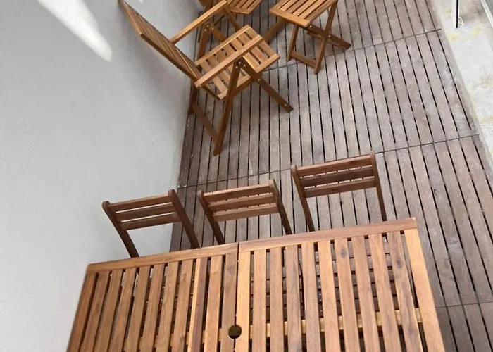 아파트 A 2 Pas De La *